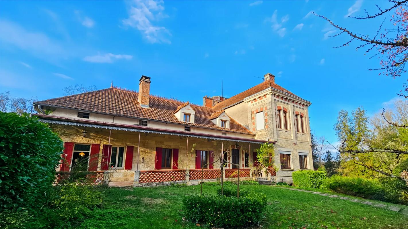 SAINT-LAURENT-DES-HOMMES Demeure de prestige avec parc 5