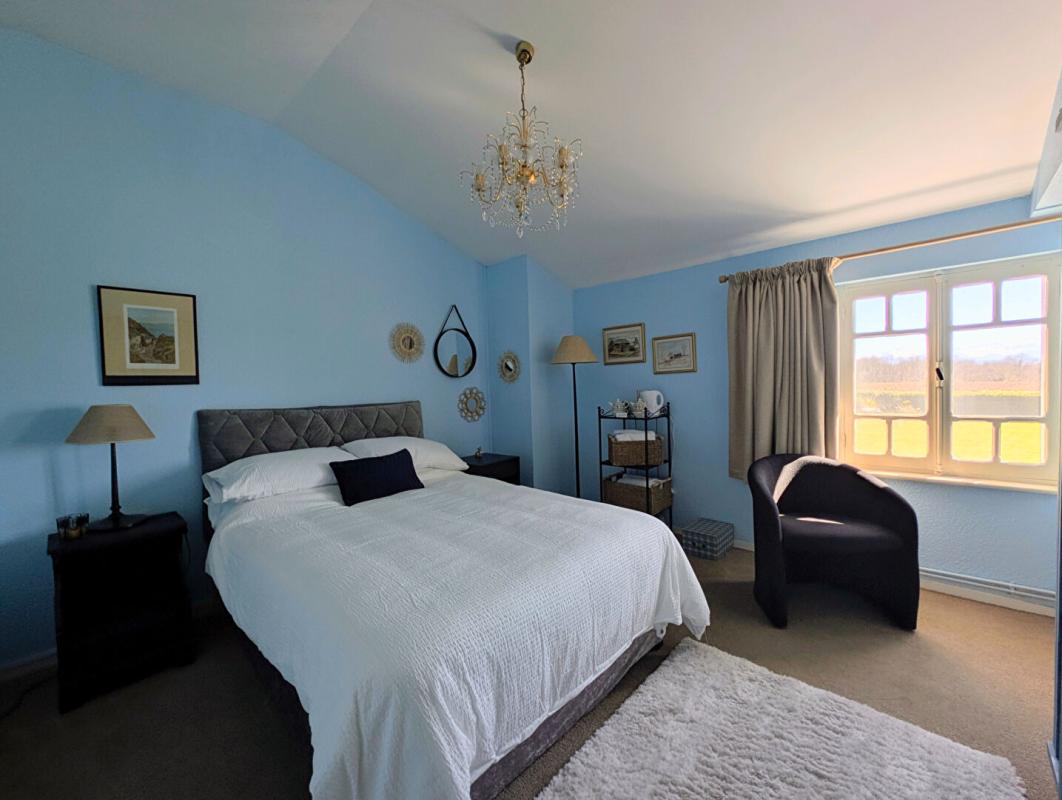 MONTOUSSIN Demeure de prestige 418 m2 avec 7 chambres, piscine, tennis sur 1 hectare 14