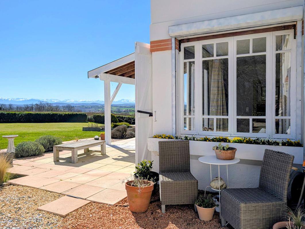 MONTOUSSIN Demeure de prestige 418 m2 avec 7 chambres, piscine, tennis sur 1 hectare 15