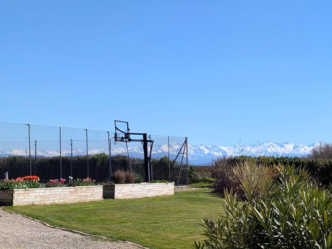 MONTOUSSIN Demeure de prestige 418 m2 avec 7 chambres, piscine, tennis sur 1 hectare 18