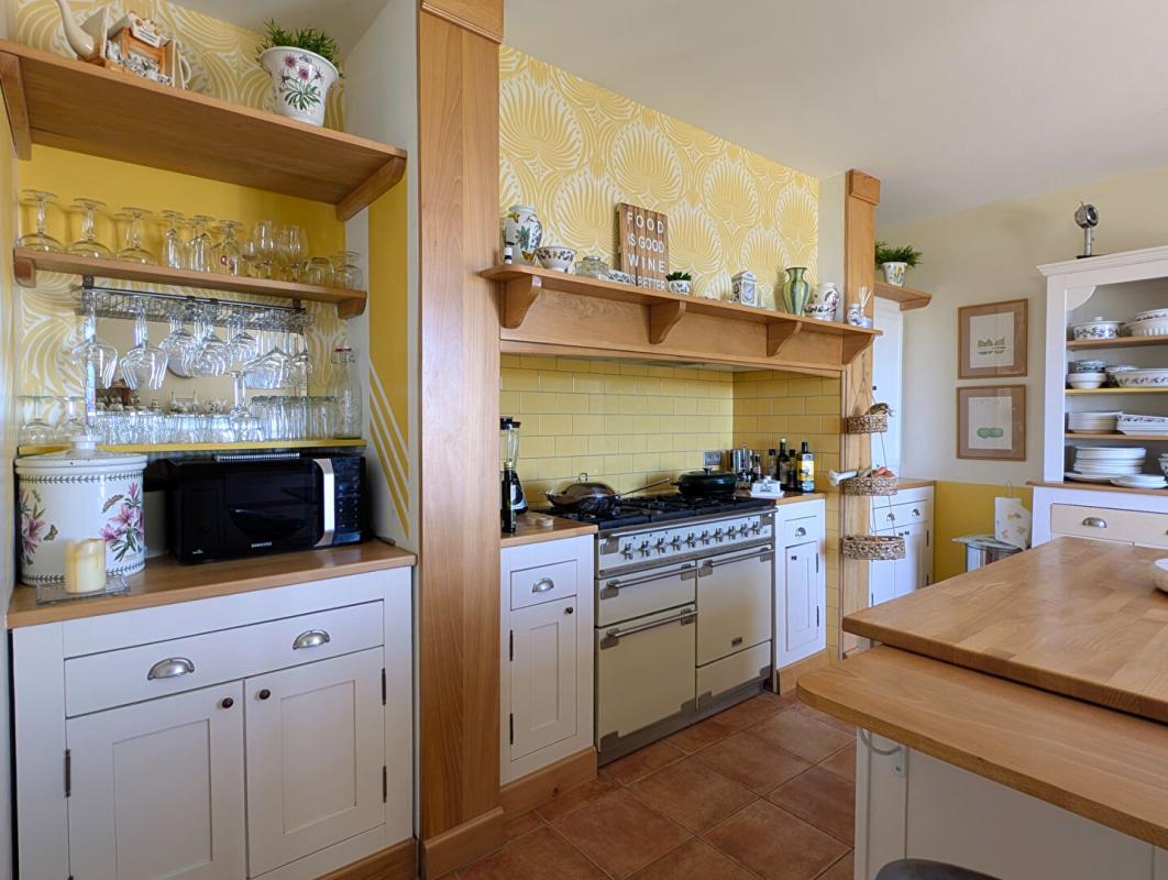 MONTOUSSIN Demeure de prestige 418 m2 avec 7 chambres, piscine, tennis sur 1 hectare 8