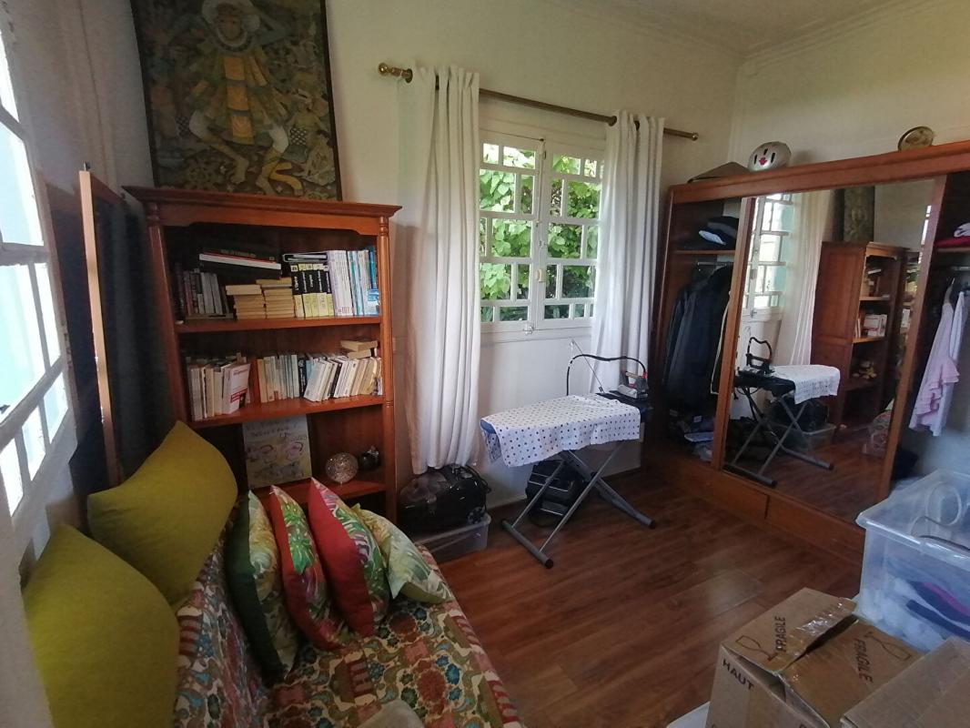 SAINT-DENIS Magnifique villa créole Saint-Denis La Réunion (La Montagne) 4 pièce(s) 151 m2 12