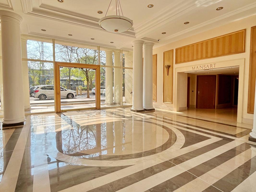 LEVALLOIS-PERRET Studio avec terrasse 1