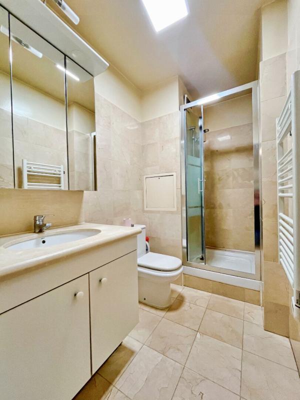 LEVALLOIS-PERRET Studio avec terrasse 9