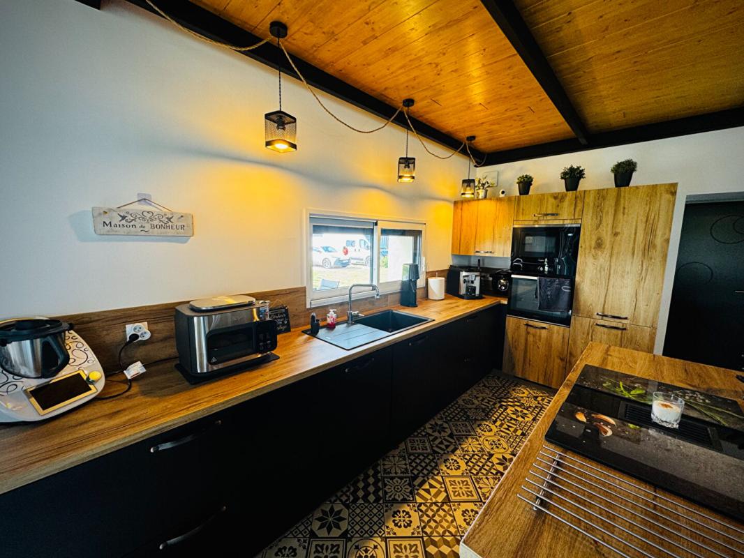 MOULINS Maison + hébergements insolites sur 1 ha 8