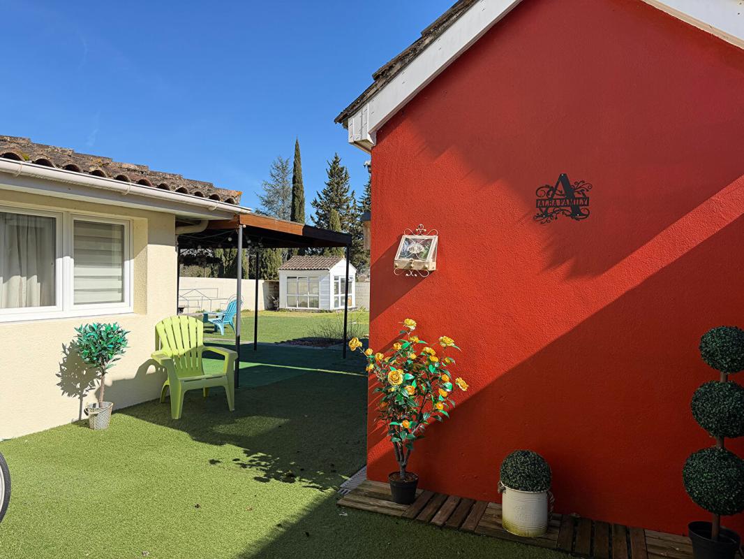 MIRAMONT-DE-GUYENNE Maison spacieuse composée de deux logements indépendants avec jardin de ville clos 13