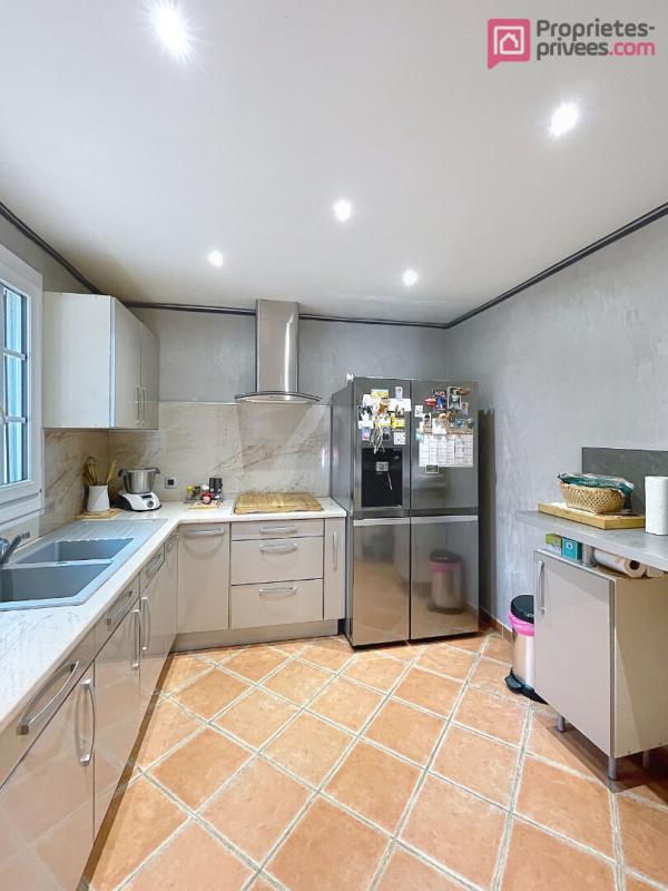 SAINT-MAXIMIN-LA-SAINTE-BAUME VILLA 115 m²  - TERRAIN 2 136 m² - Double salon - Carport -Fort potentiel - Saint Maximin la Sainte Baume 83470 13