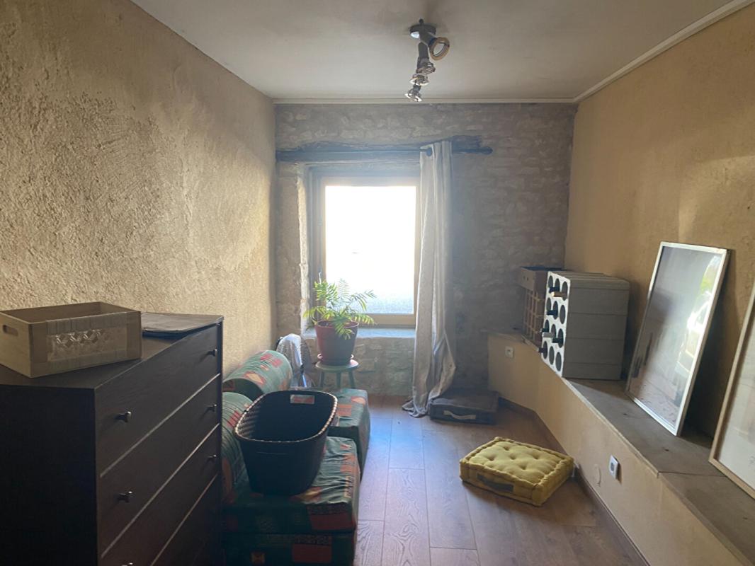 RUFFEC Maison Ruffec 4 pièce(s) 79 m2 12