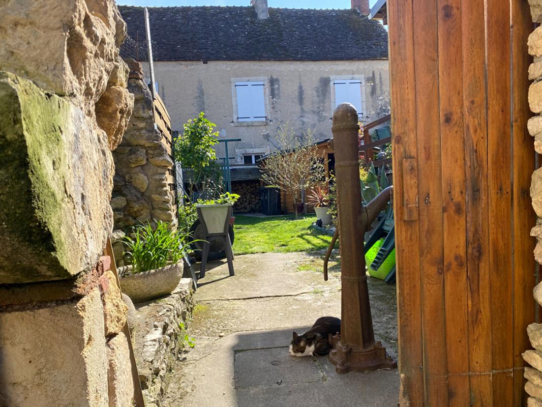 RUFFEC Maison Ruffec 4 pièce(s) 79 m2 17