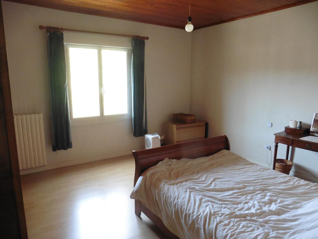 QUIMPERLE Ensemble immobilier QUIMPERLE 9 pièces 206 m2 habitables 7