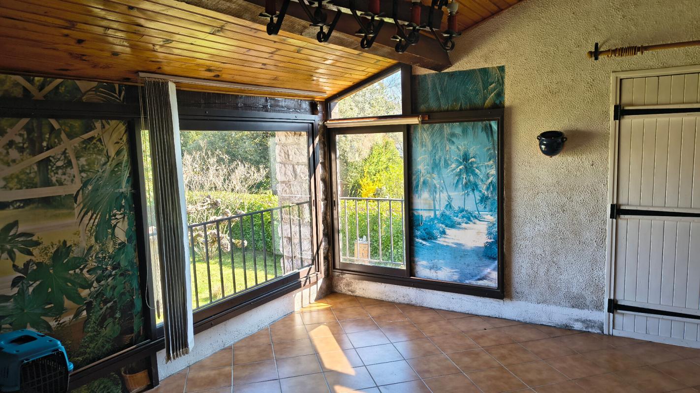 VALLON-PONT-D'ARC Maison de charme en pierre ? 90.9 M² CARREZ . Jardin, Mazet  en pierres et Forage privatif 12