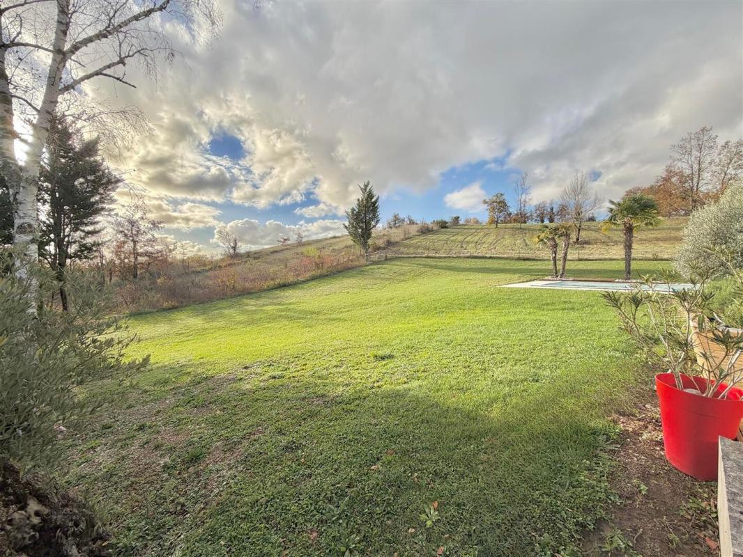 LALBENQUE Lalbenque Maison 3 chambres + mezzanine sur terrain avec piscine 17