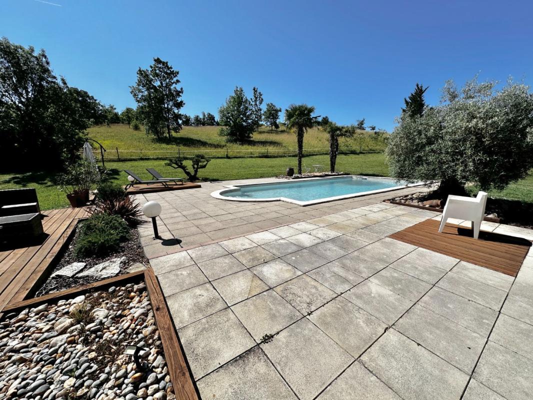 LALBENQUE Lalbenque Maison 3 chambres + mezzanine sur terrain avec piscine 2