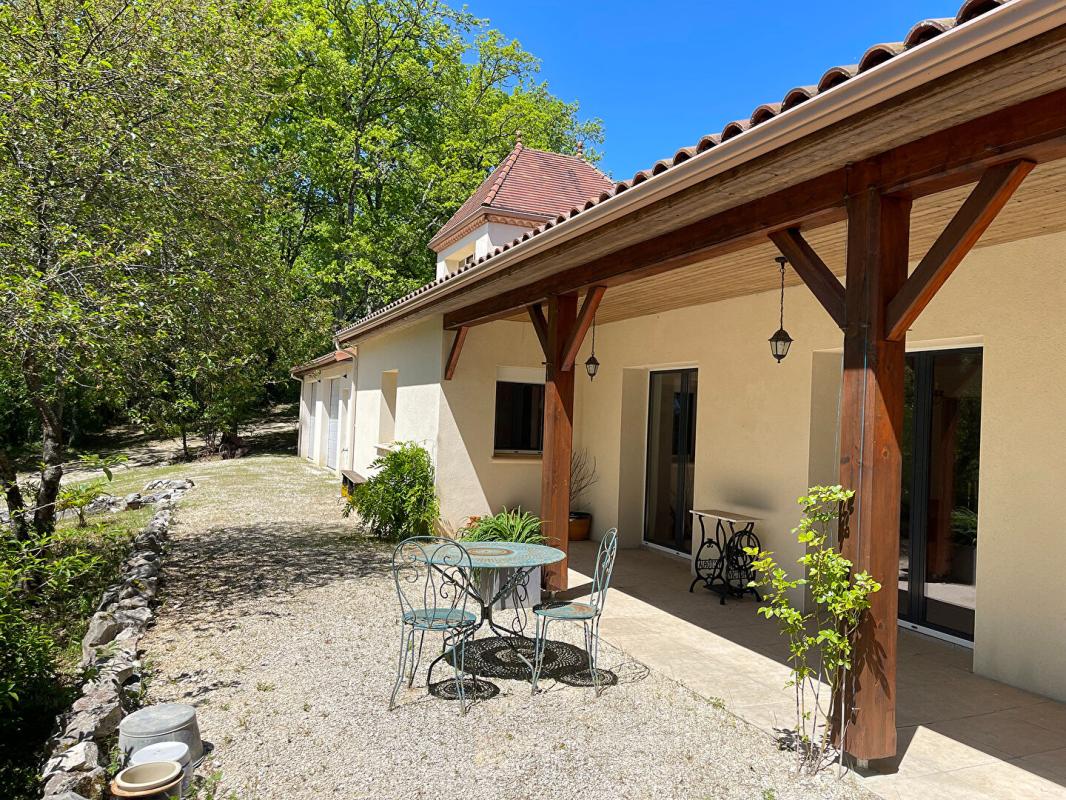 SALVIAC Spacieuse maison avec gîte, grand garage, à distance de marche d'un village dans le Lot 11