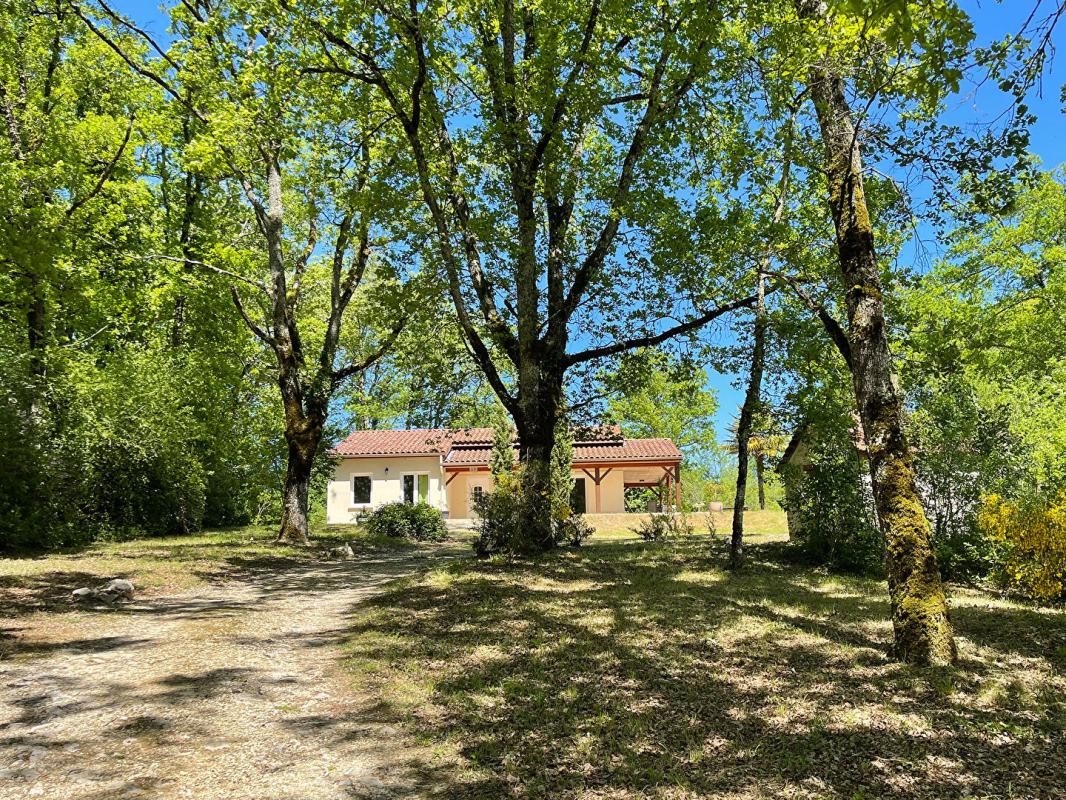 SALVIAC Spacieuse maison avec gîte, grand garage, à distance de marche d'un village dans le Lot 13