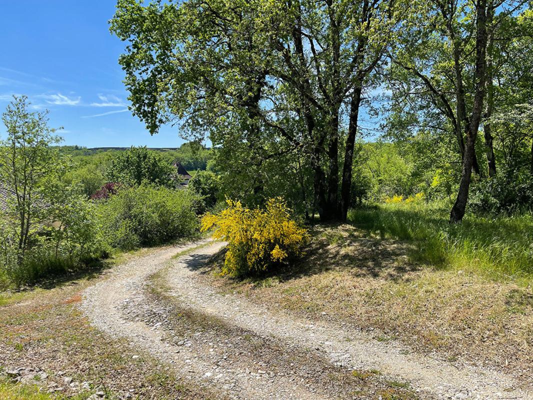 SALVIAC Spacieuse maison avec gîte, grand garage, à distance de marche d'un village dans le Lot 18