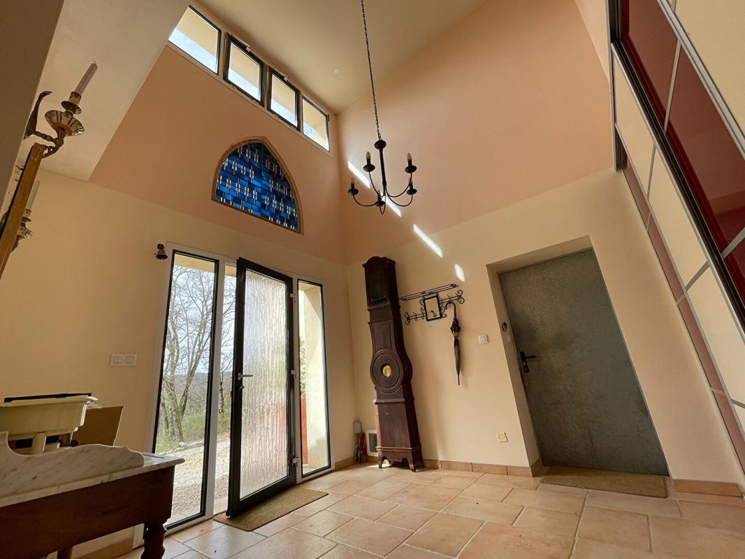 SALVIAC Spacieuse maison avec gîte, grand garage, à distance de marche d'un village dans le Lot 3