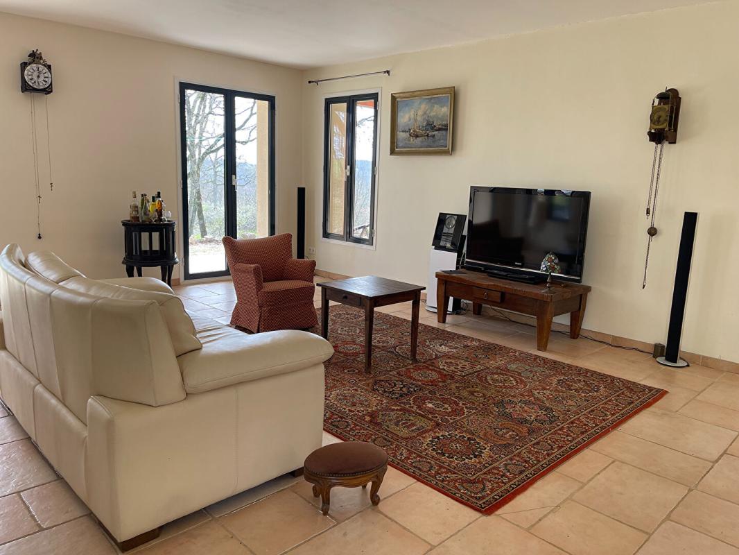 SALVIAC Spacieuse maison avec gîte, grand garage, à distance de marche d'un village dans le Lot 5