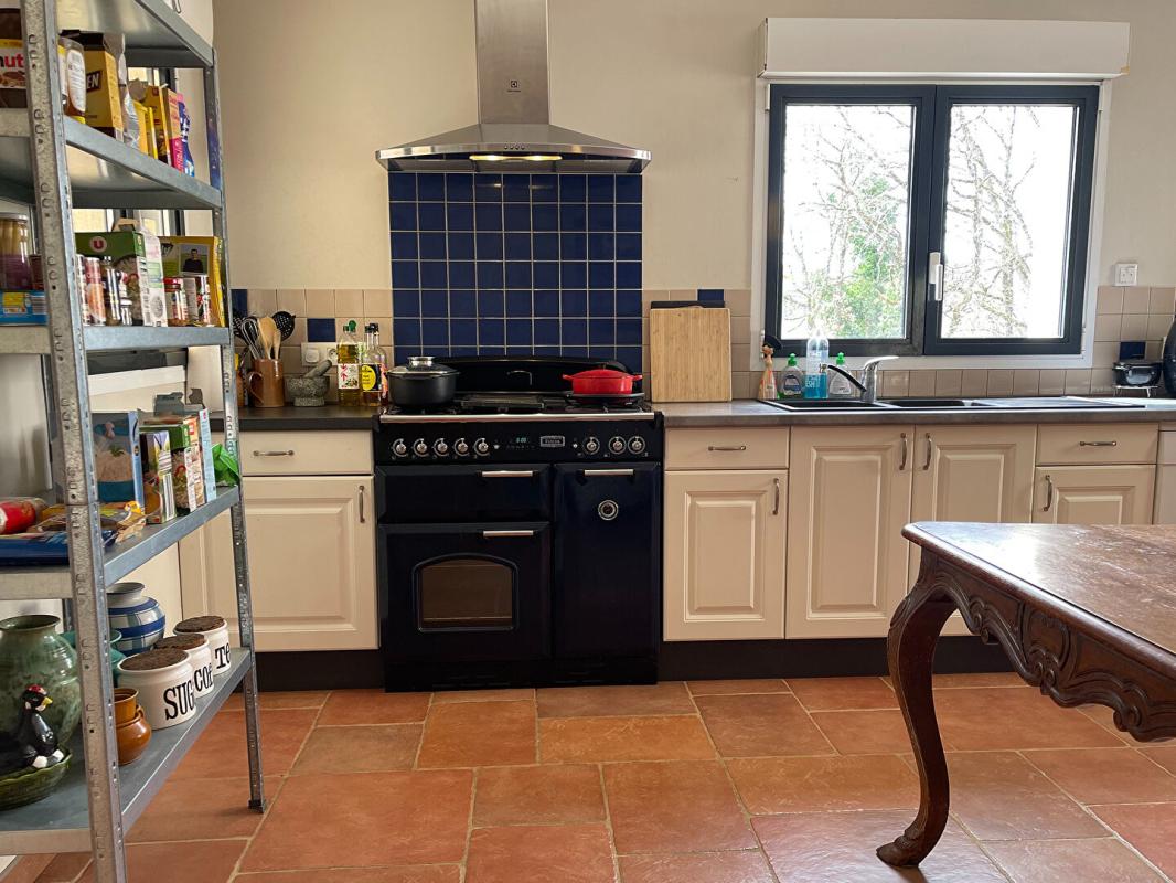 SALVIAC Spacieuse maison avec gîte, grand garage, à distance de marche d'un village dans le Lot 8