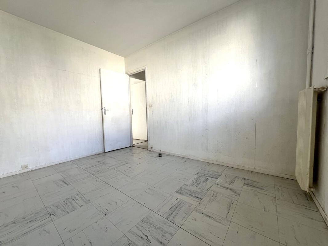 LES CLAYES-SOUS-BOIS Appartement aux clayes-sous-Bois - 4 pièces 9