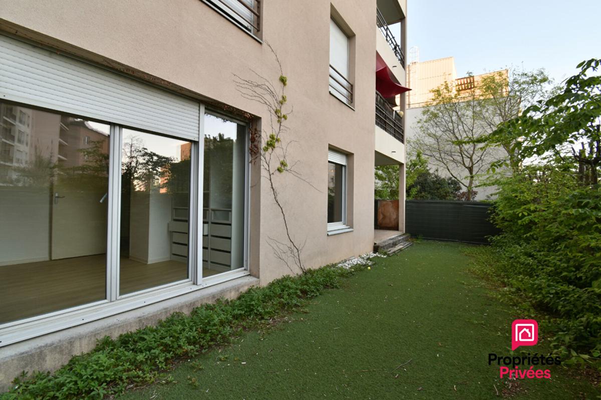 VAULX-EN-VELIN T3  très lumineux de 60 m2 - Rez de jardin - Vaulx En Velin 10