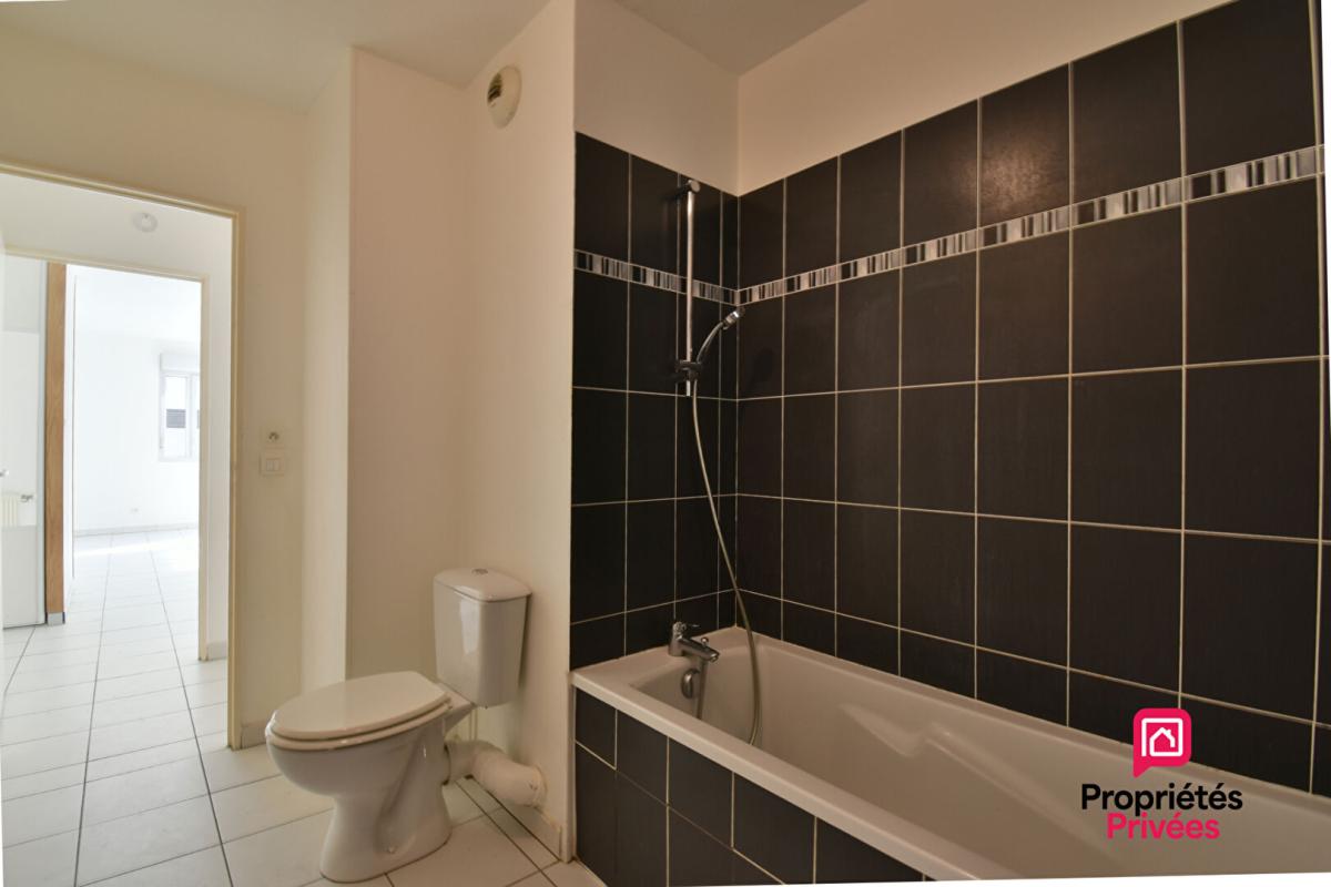 VAULX-EN-VELIN T3  très lumineux de 60 m2 - Rez de jardin - Vaulx En Velin 5