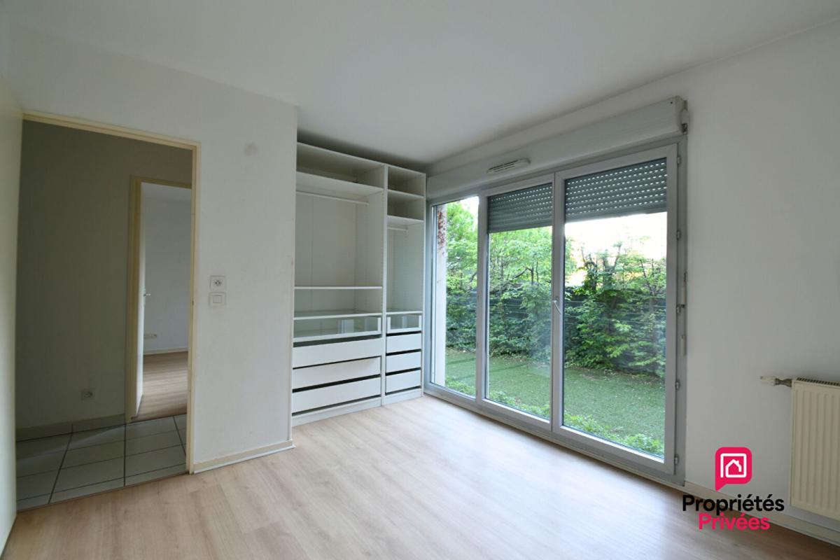 VAULX-EN-VELIN T3  très lumineux de 60 m2 - Rez de jardin - Vaulx En Velin 7