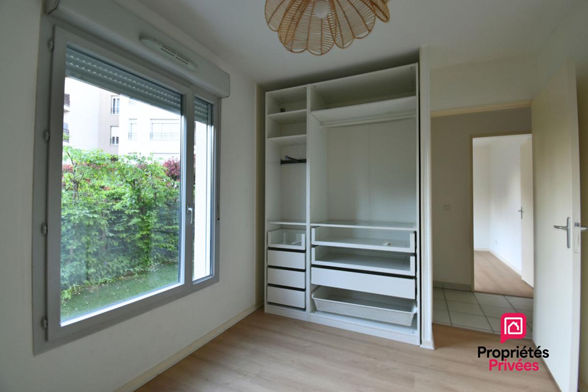 VAULX-EN-VELIN T3  très lumineux de 60 m2 - Rez de jardin - Vaulx En Velin 9