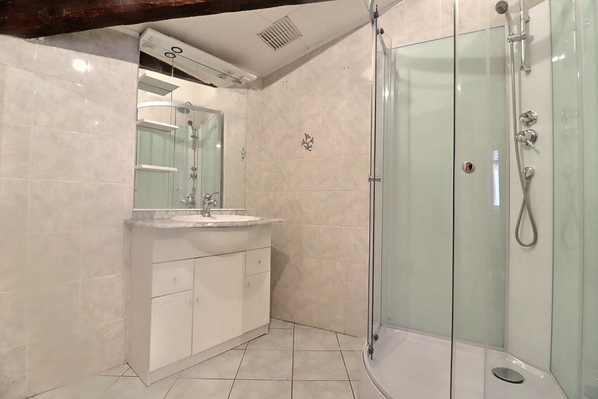 AUBENAS Aubenas maison de 1850 avec véranda sans vis à vis, 108 m² 10