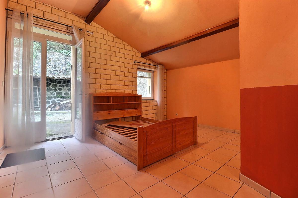 AUBENAS Aubenas maison de 1850 avec véranda sans vis à vis, 108 m² 7