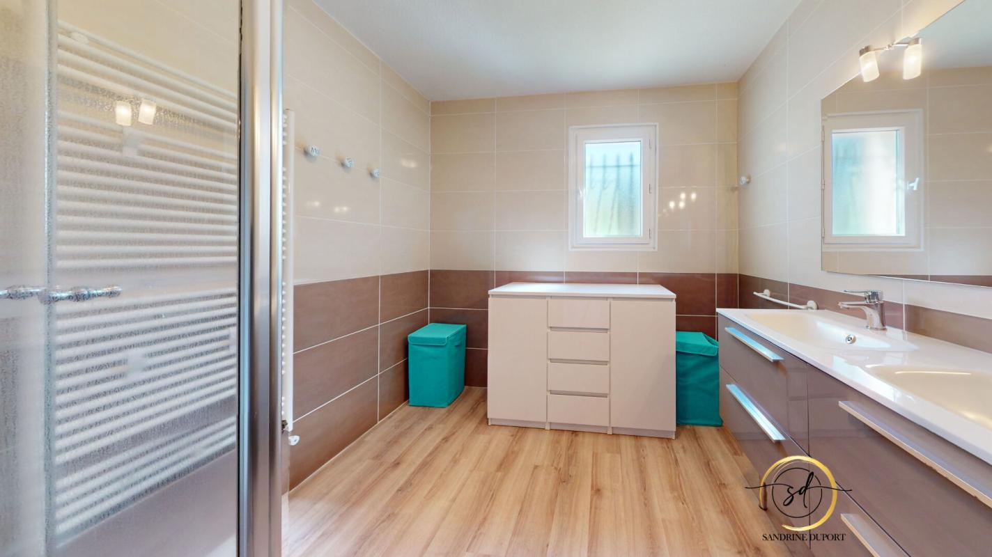 MILLAS Millas Villa plain pied 4 faces 3 chambres piscine garage + carport quartier calme 14