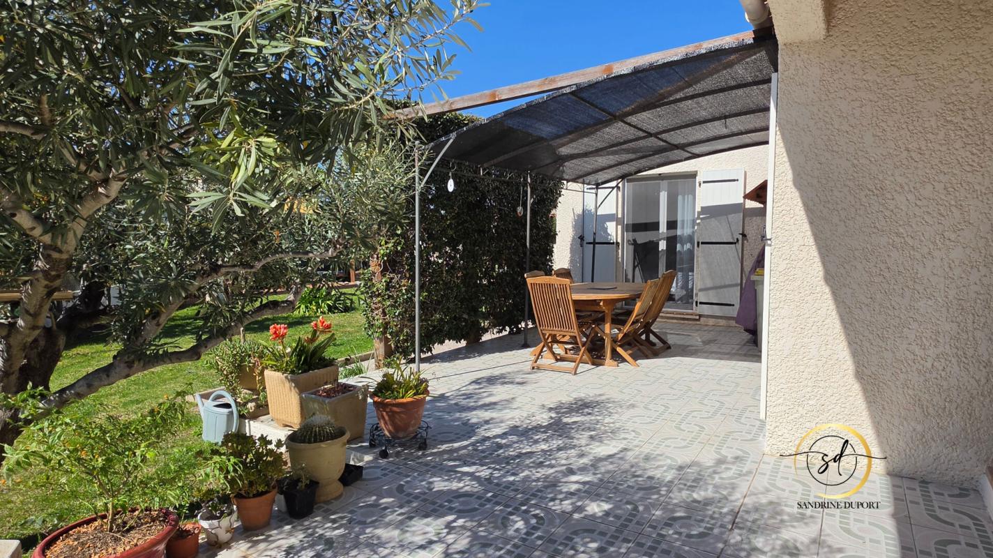 MILLAS Millas Villa plain pied 4 faces 3 chambres piscine garage + carport quartier calme 16