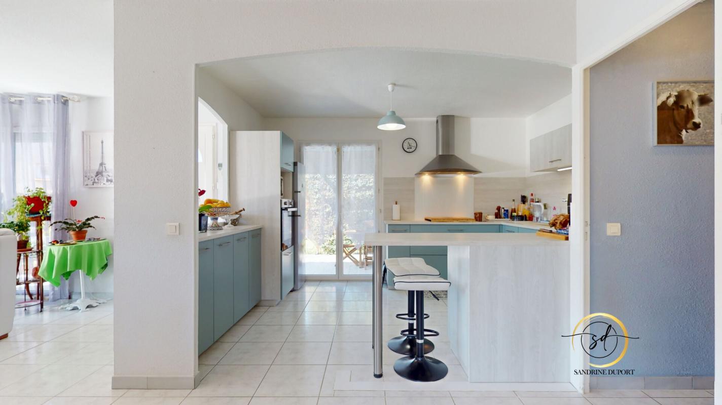 MILLAS Millas Villa plain pied 4 faces 3 chambres piscine garage + carport quartier calme 7