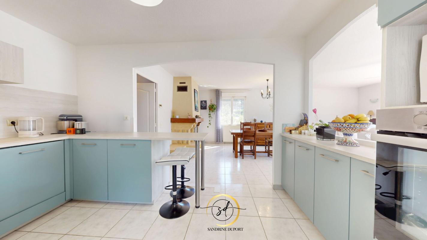 MILLAS Millas Villa plain pied 4 faces 3 chambres piscine garage + carport quartier calme 9