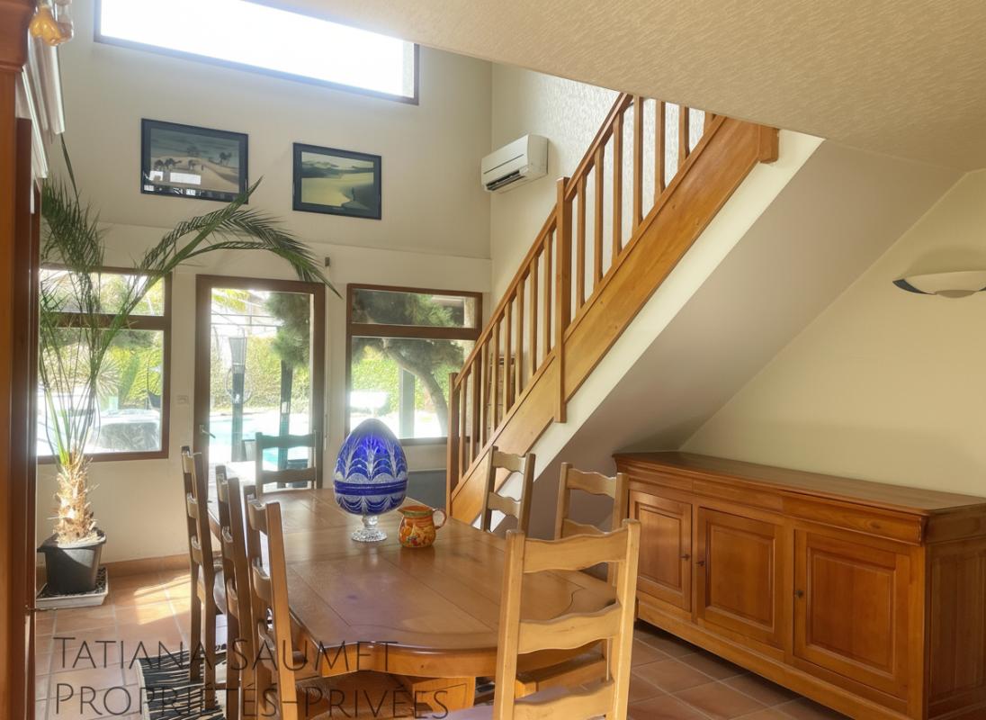 SATHONAY-VILLAGE Maison Sathonay Village 6 pièce(s) 172 m2 11