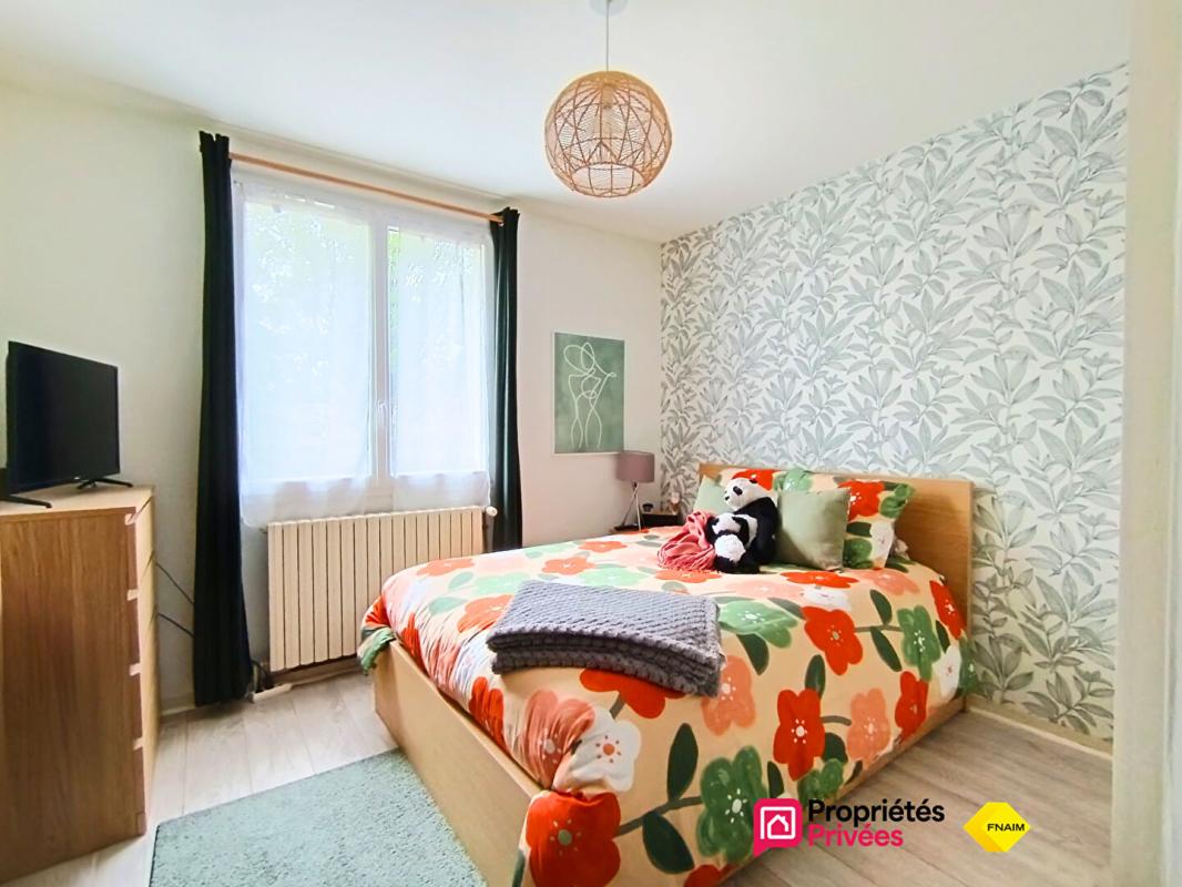 CLERE-LES-PINS Maison familiale 4 chambres 148 m² _ Terrain arboré _DPE B 8