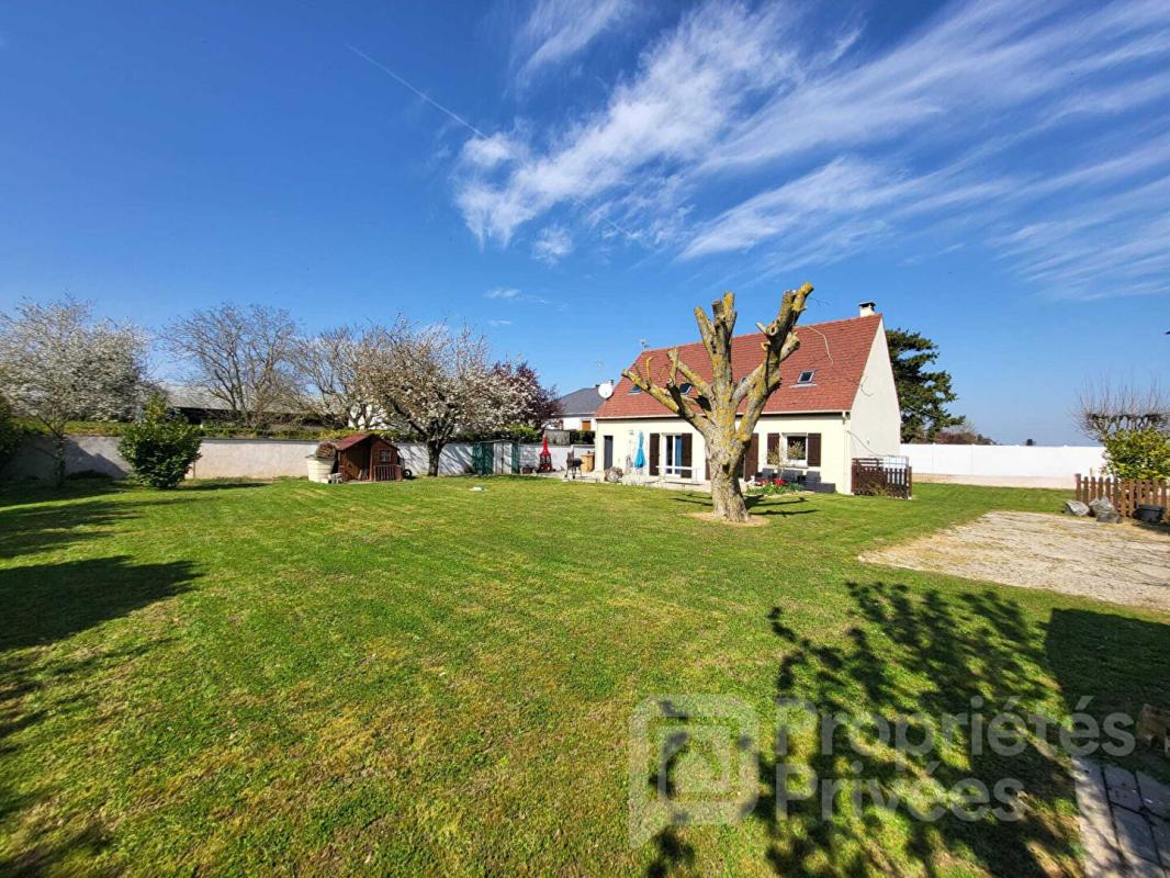 SERMAISES Maison Sermaises 131m&, 5 chambres, garage et jardin 17