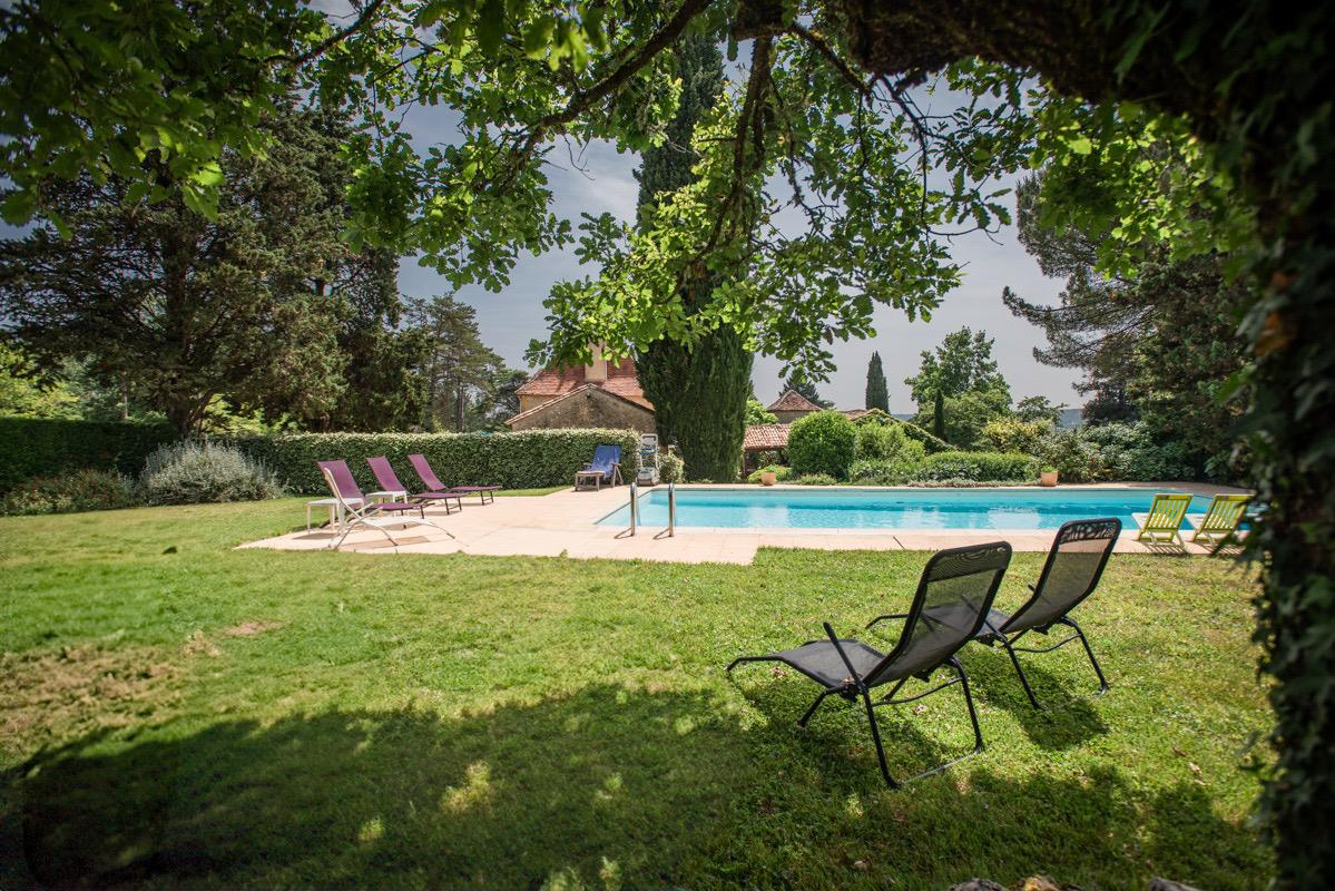 LALINDE 24150 Charmant Domaine , +/-392m2, 10 ch, dépendance , piscine, +/-13ha 14