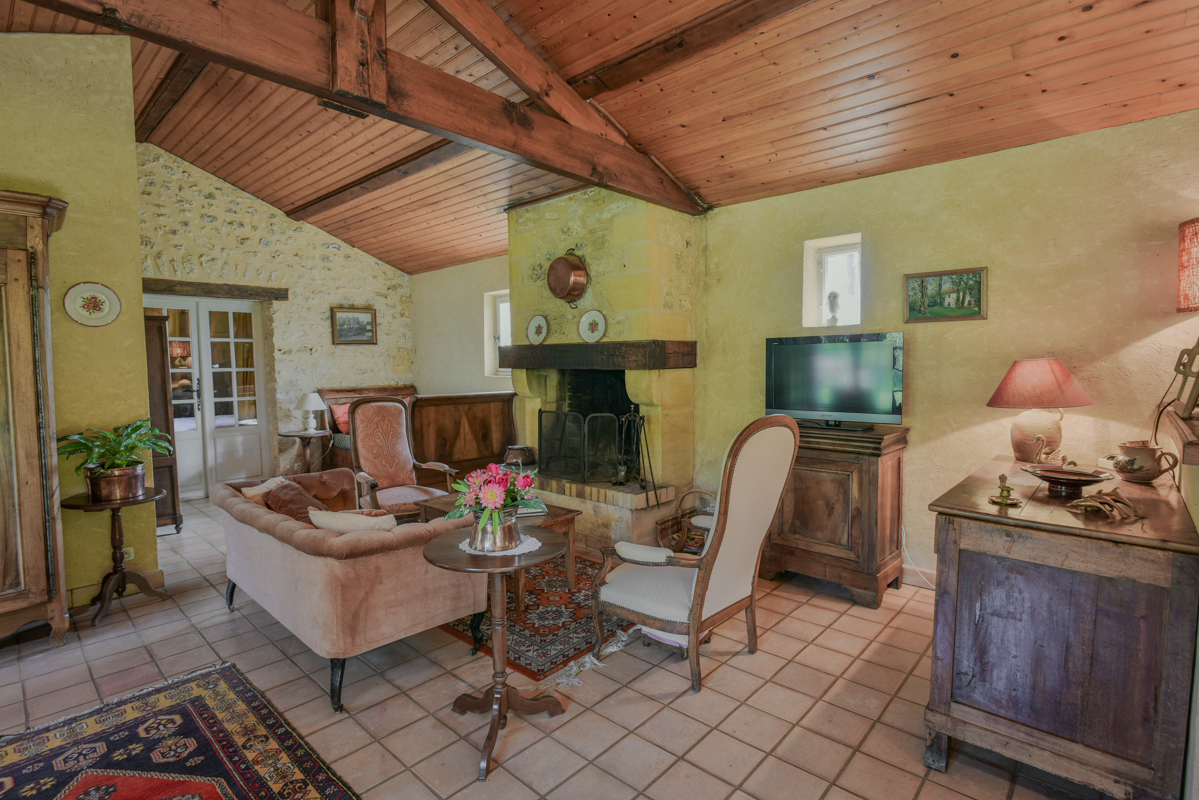 LALINDE 24150 Charmant Domaine , +/-392m2, 10 ch, dépendance , piscine, +/-13ha 7