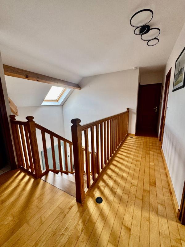 SALOUEL PAVILLON SALOUEL  7 chambres , 3 salles de bains, 220m2  , sous-sol complet , garage 2 voitures, jardin 9