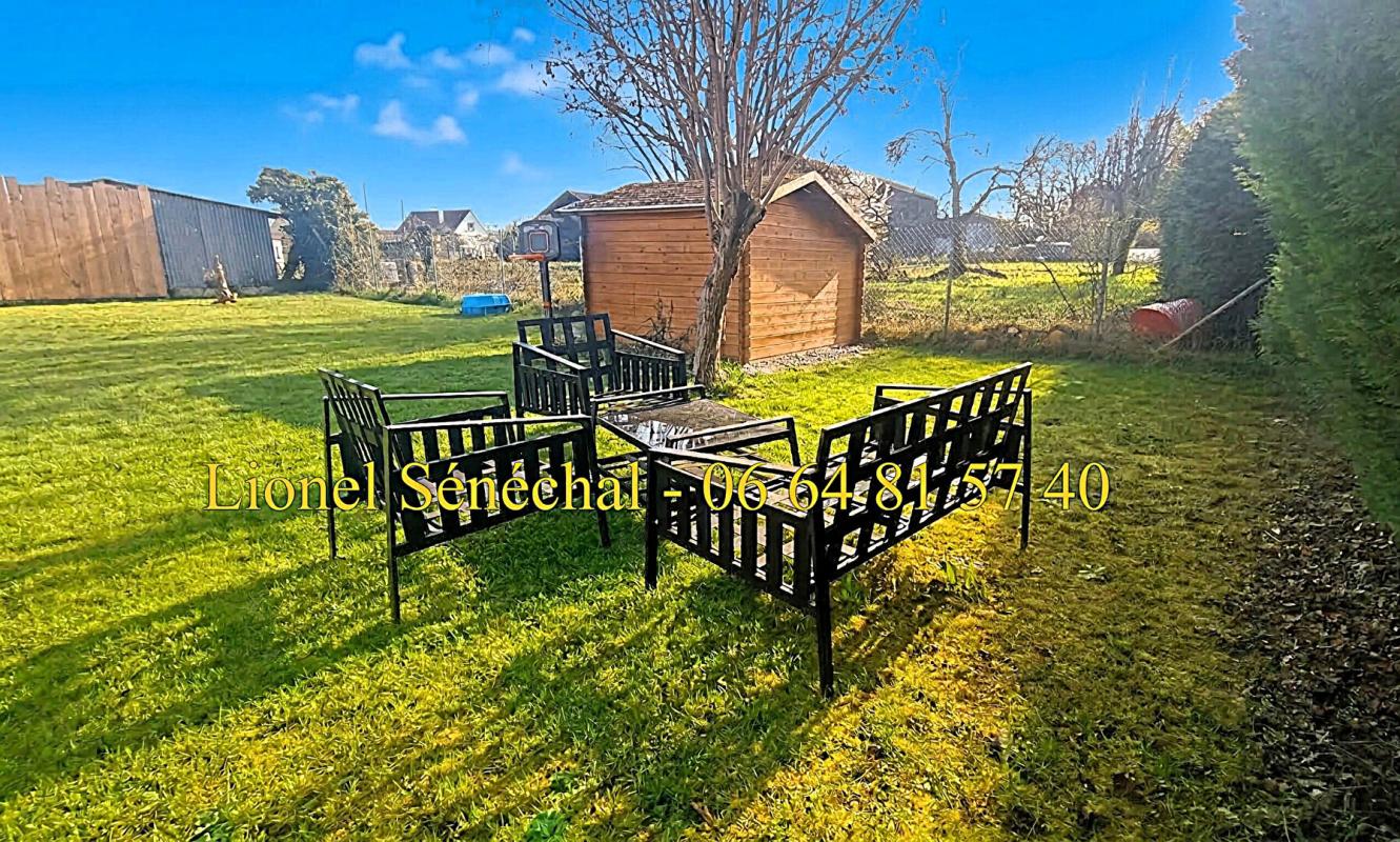 SAVIGNE-L'EVEQUE Maison lumineuse entièrement rénovée et peu énergivore de 85 m2 sur une parcelle de plus de 600 m2 10