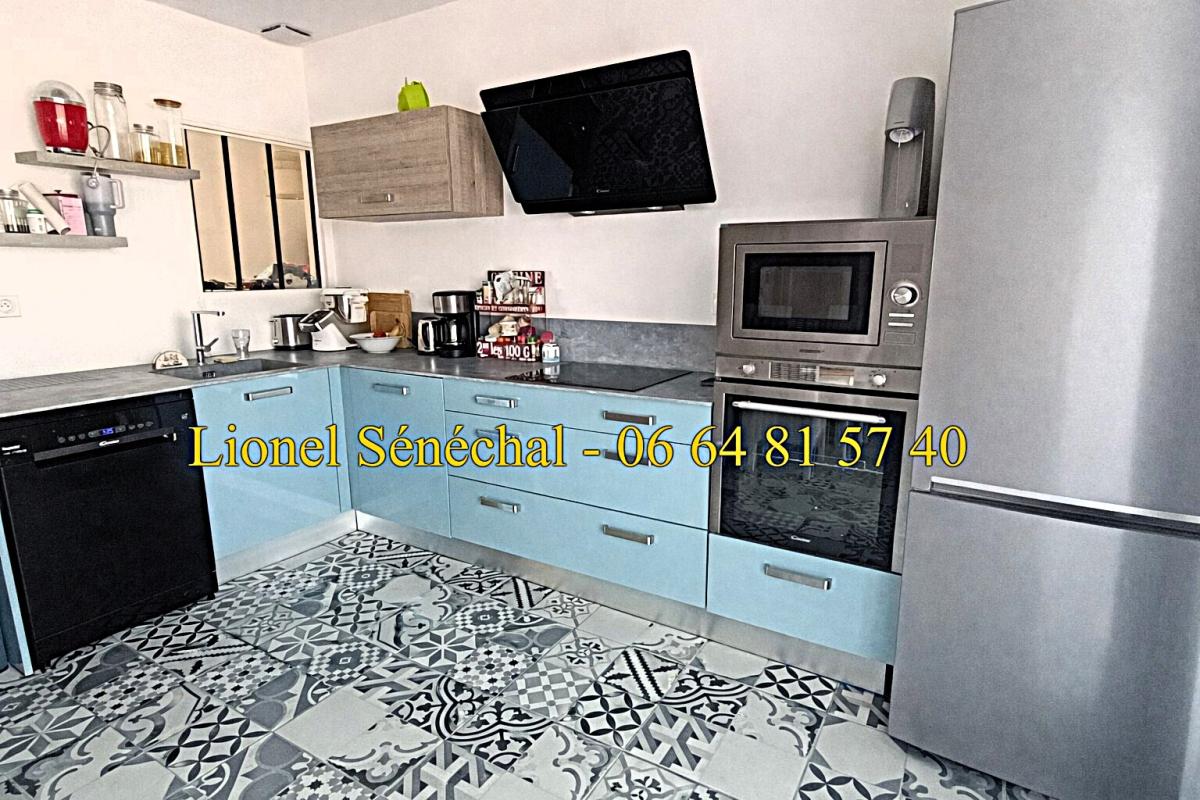 SAVIGNE-L'EVEQUE Maison lumineuse entièrement rénovée et peu énergivore de 85 m2 sur une parcelle de plus de 600 m2 3