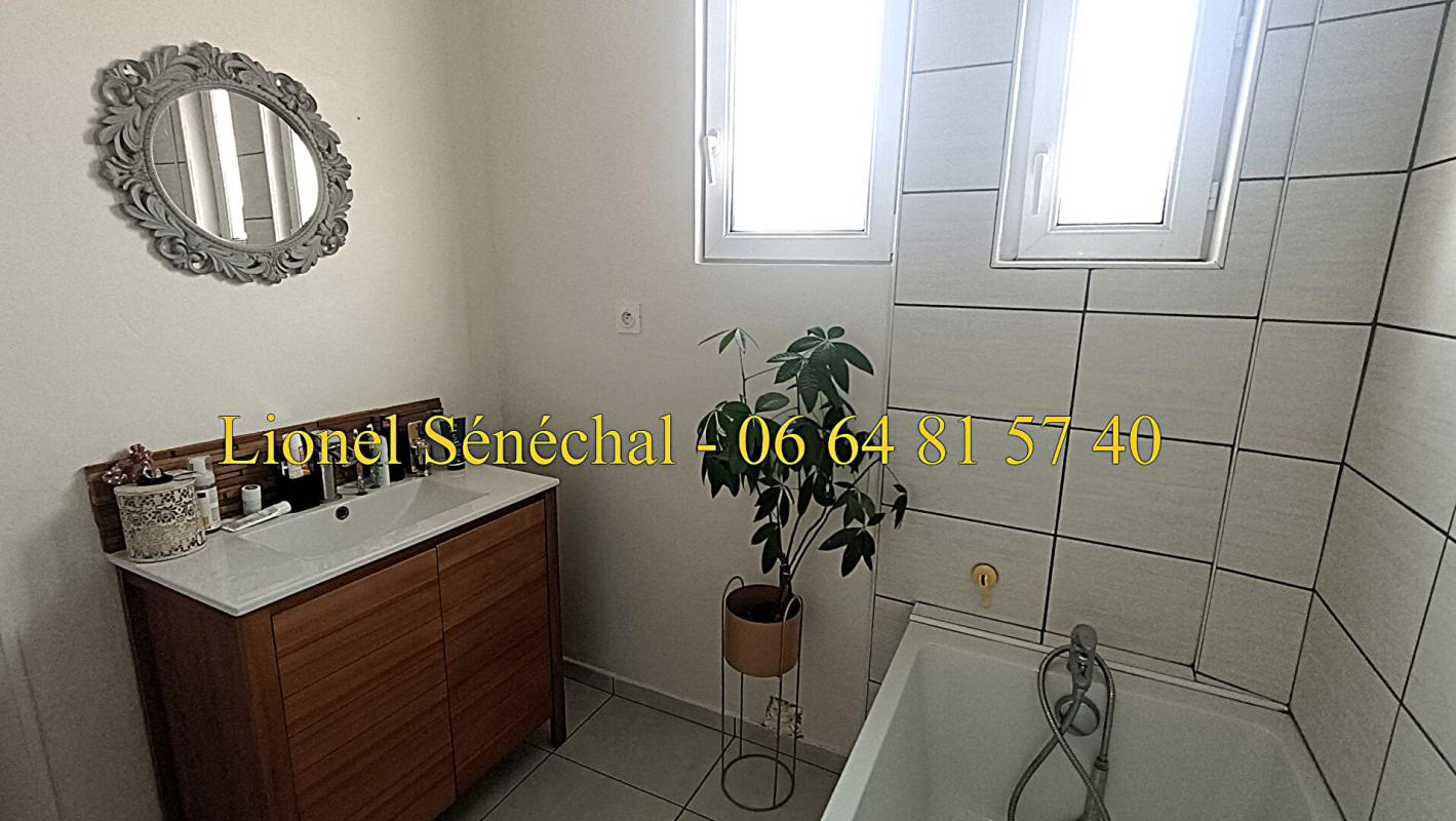 SAVIGNE-L'EVEQUE Maison lumineuse entièrement rénovée et peu énergivore de 85 m2 sur une parcelle de plus de 600 m2 7