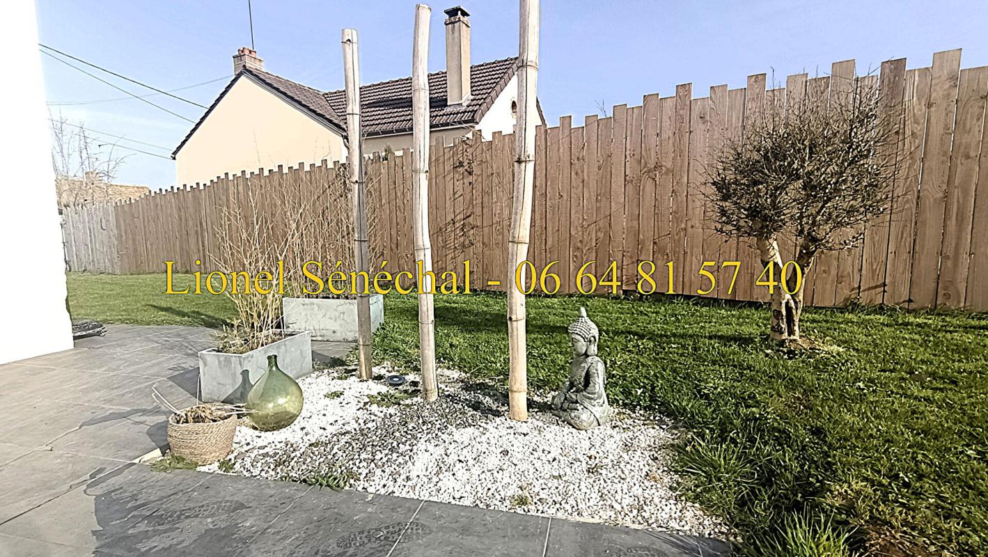 SAVIGNE-L'EVEQUE Maison lumineuse entièrement rénovée et peu énergivore de 85 m2 sur une parcelle de plus de 600 m2 9