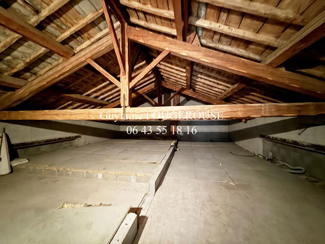 MONTBRISON Maison  13 pièce(s) 325 m2 12