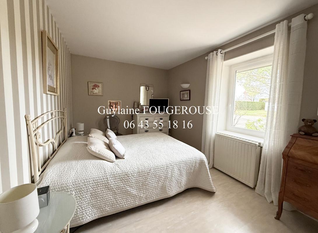 MONTBRISON Maison  13 pièce(s) 325 m2 8