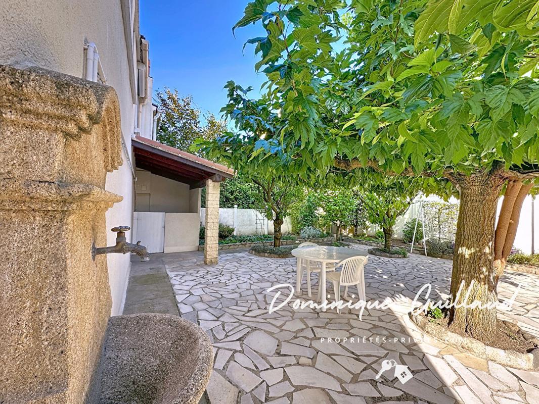 NIMES Maison de ville avec jardin et garage 5 pièces-Nîmes Jean-Jaurès 16