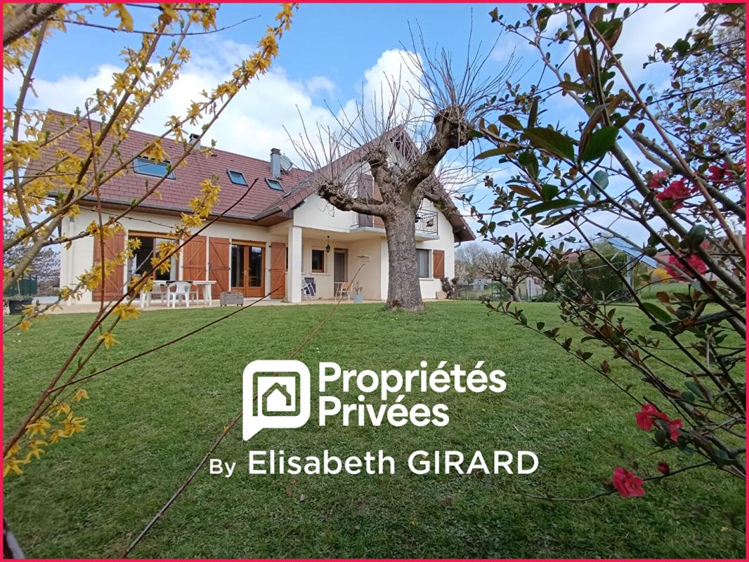 MARNAY Secteur limitrophe à MARNAY 70- Dans le Dépt 25 : Belle maison familiale de 193 m 2 habitables avec sous-sol complet. Vue panoramique. Terrain piscinable 16