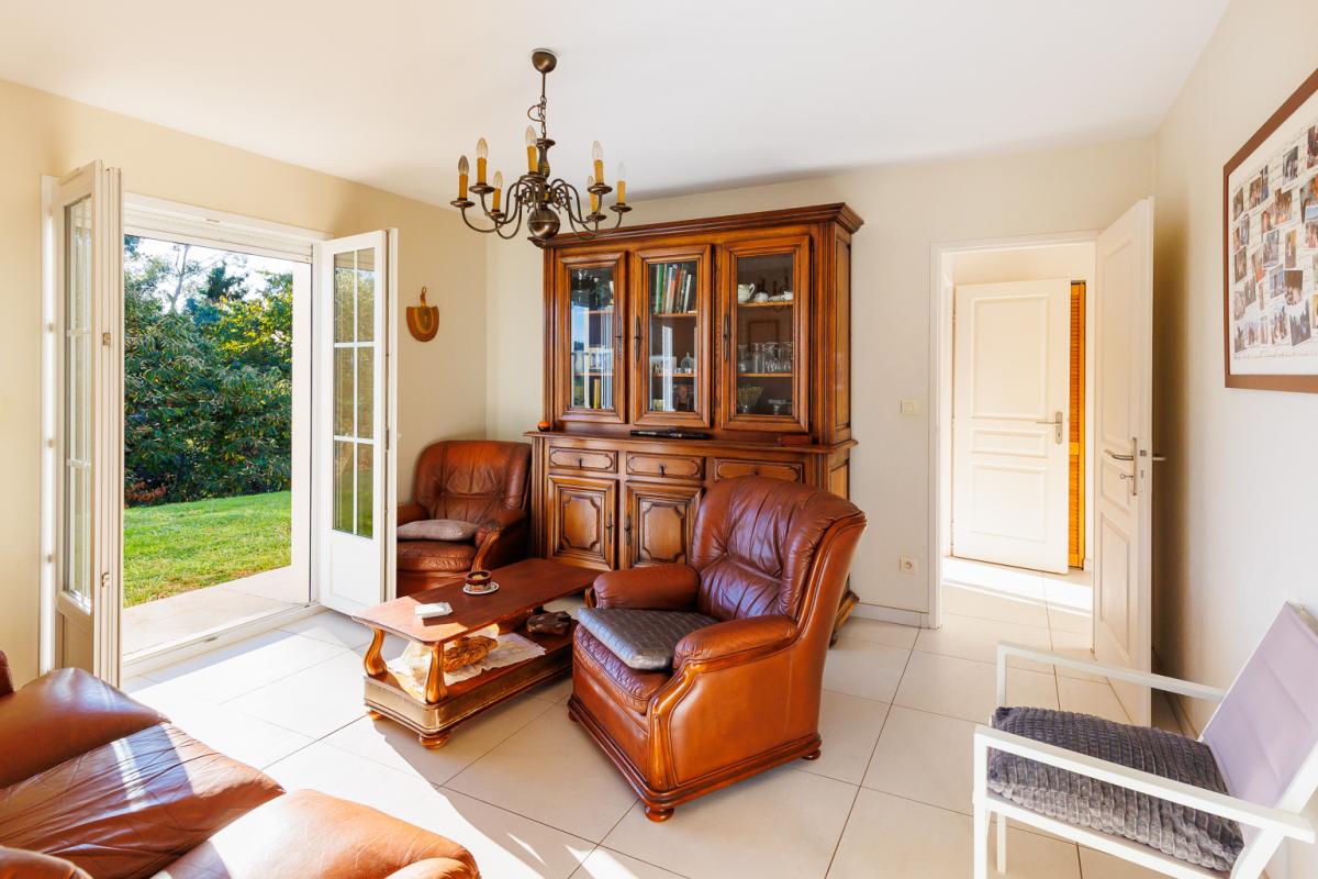 SALIES-DE-BEARN Magnifique propriété de deux maisons - Piscine à débordement vue sur les Pyrénées- 17