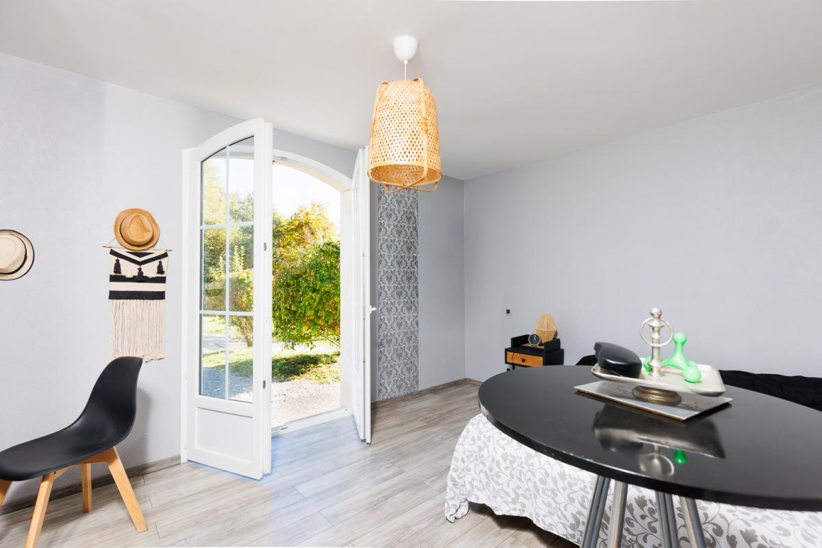 SALIES-DE-BEARN Magnifique propriété de deux maisons - Piscine à débordement vue sur les Pyrénées- 6